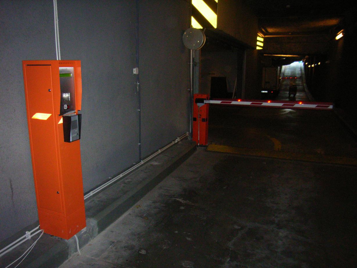 kontrola dostępna w parkingu podziemnym